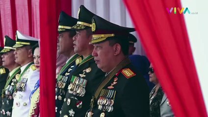 Video herunterladen: HUT Ke-79 TNI AL Dilaksanakan di Atas KAPAL PERANG