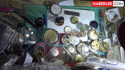 Yarım asırdır antika saat tamiri yapıyorlar