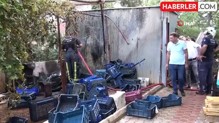 Plastik kasalar alev aldı, balkona sıçrayan yangın panik oluşturdu