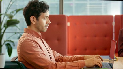 David Diamond posa com o cheque e deixa nova mensagem Nunca vivi