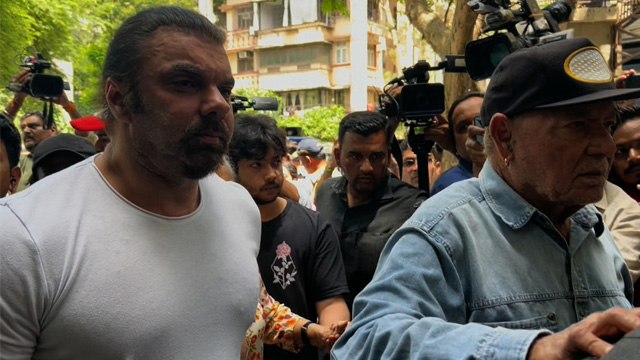 Malaika Arora Father Demise: Salman Khan Family Tribute Full Video | Salim Khan Got Emotional