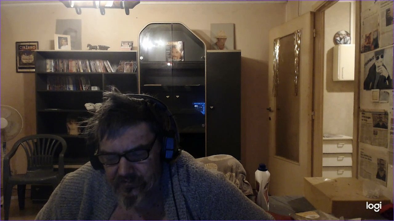 phanie larbin de lpst ou sophion  toi aussi tes une kassos mdr allez hop on signale comme les kassos