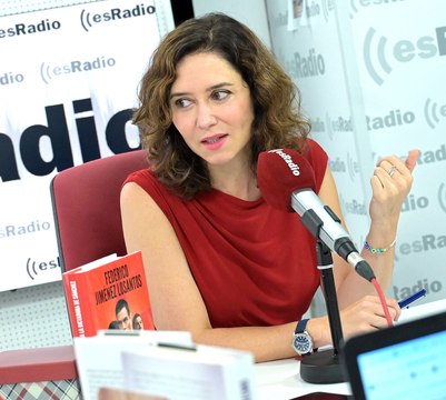 Ayuso sitúa a Zapatero como el hombre que susurra al oído a Sánchez: Le dio clases de trilerismo político