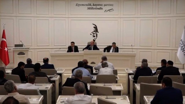 AKP'li isim, Atatürk'ün eğitim modelini hedef aldı