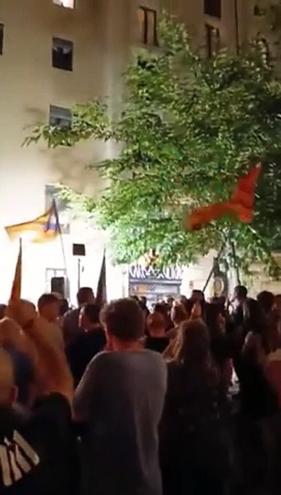 Abucheos a ERC en el Fossar
