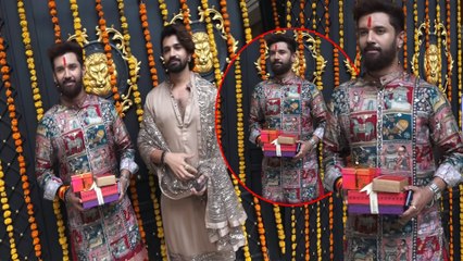 Ganesh Chaturthi 2024: बप्पा के दर्शन करने Ekta Kapoor के घर पहुंचे Chirag Paswan, Look ने जीता दिल