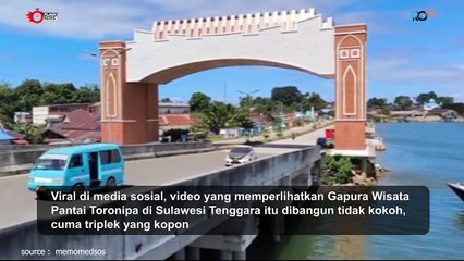 Gapura Megah Terbuat Dari Triplek