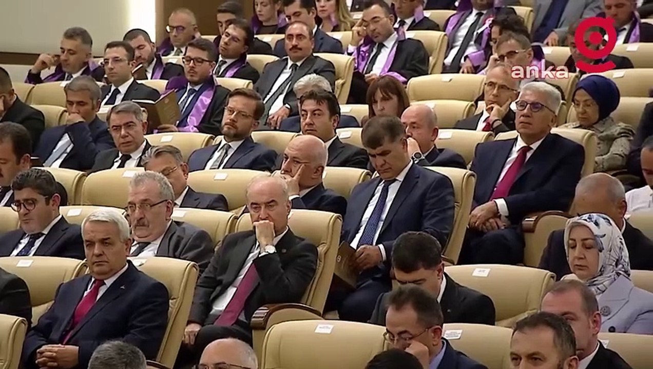 Anayasa Mahkemesi Başkanı Kadir Özkaya:  "Bir gün mizan kurulur, bütün defterler dürülür hesabı bizden sorulur. Yanlışlardan kaçınalım, o günler gelmeden bugünün kıymetini bilelim. Bir gün bize de sıranın geleceğini unutmayalım"