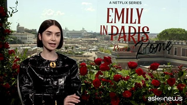 Emily in Paris 4 : come cambia Lily Collins nei nuovi episodi, da oggi su Netflix