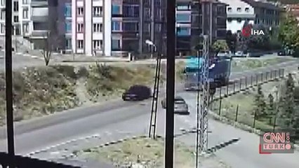 Video Haber | Feci kaza! Tır otomobillere çarptı...