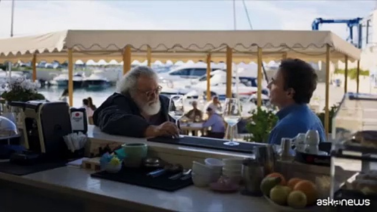 Diego Abatantuono nonno cinico in un road movie sul destino beffardo
