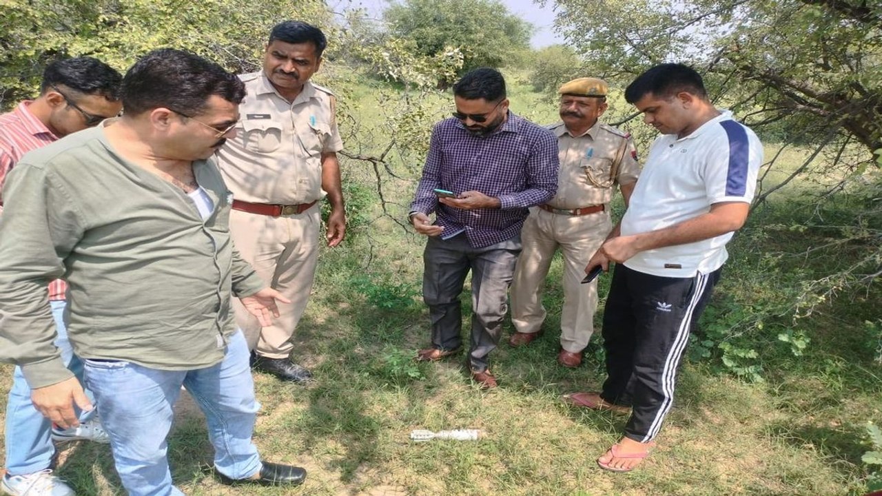 Watch Video: रामदेवरा में मंदिर को बम से उड़ाने के पत्र मिलने के 24 घंटे के भीतर पदयात्रियों को दिखा बम