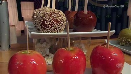 Helena Rizzo surge andando de bicicleta no MasterChef