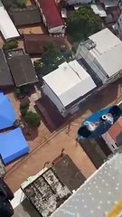 ทอ.ส่ง ฮ.ช่วยลำเลียงอาหาร-น้ำดื่ม แก่ประชาชนที่ติดอยู่ในพื้นที่น้ำท่วม