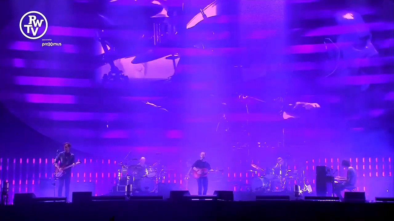Radiohead chante "Karma Police" en live