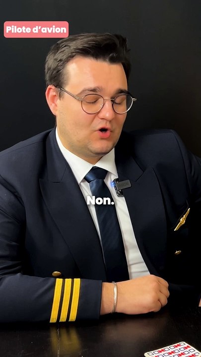Les pilotes ont peur du crash ? Guillaume est pilote d'avion (il vous a peut-être conduit en vacances cet été), et il est myope, comme quoi il faut pas avoir 10/10 à chaque oeil.  Il répond à tous les clichés sur son métier dans cette vidéo.