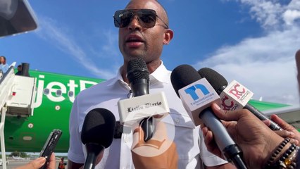 Al Horford llega a RD con trofeo de campeón de la NBA