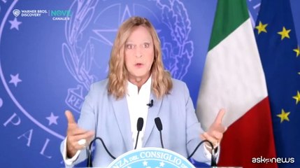 Crozza-Meloni: niente bionde per Giuli, l'ho portato dal veterinario