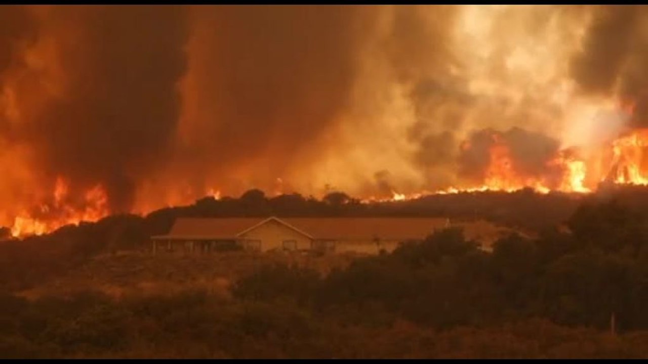 Incendi in California, oltre 3.600 ettari in fumo per l'Airport Fire