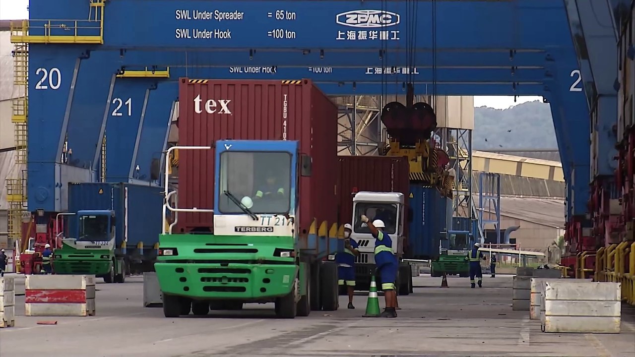 O governador de Minas Gerais, Romeu Zema, esteve na Associação Comercial de Santos para um encontro com empresários locais