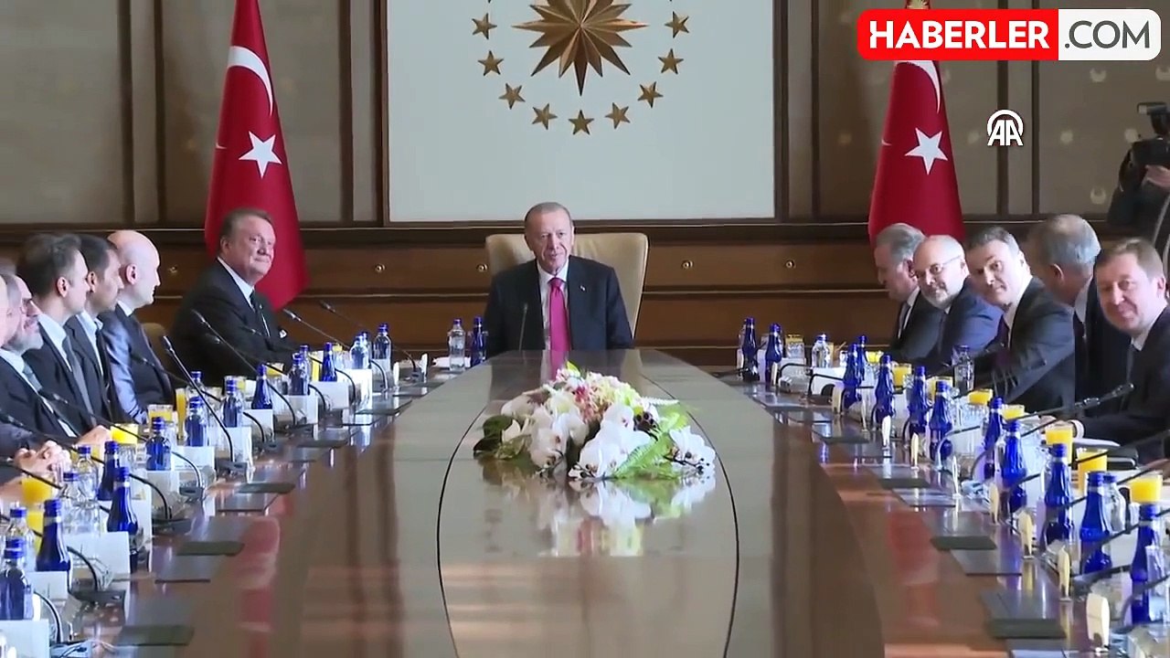 Cumhurbaşkanı Recep Tayyip Erdoğan, Türkiye Kupası ve Süper Kupa şampiyonu Beşiktaş'ı kabul etti