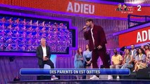 Coline (N'oubliez pas les paroles) en larmes sur le plateau après la prestation d'un invité spécial