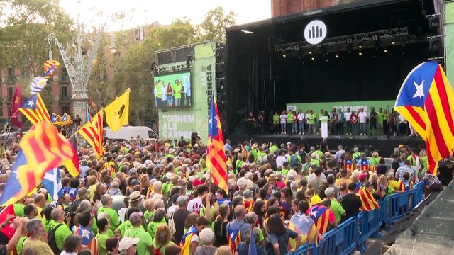 Eentidades independentistas exigen unidad a los partidos en una diada con menos manifestantes