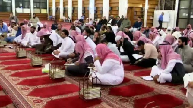 الاسلام ينهى عن الغلو .. مع فضيلة الشيخ محمد صالح المنجد فرج الله عنه.