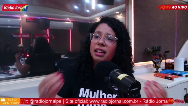 Ludmila Outtes (UP) fala sobre as creches no Recife durante sua participação na Sabatina da Rádio Jornal
