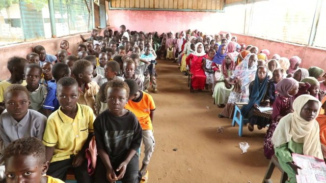 فتح مدرسة مخيم النيم بعد عامين من الحرب يعيد الأمل لأطفال دارفور