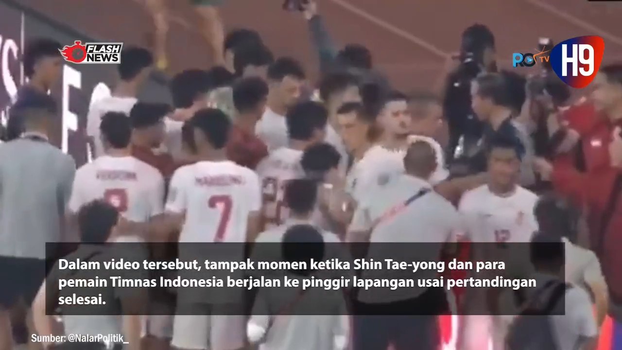Presiden Jokowi Salami Pemain Timnas, Penonton GBK Teriak "Mulyono"!