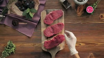 بالفيديو، ستيك مع صوص الشوكولاتة الغني بالنكهات