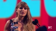 Taylor Swift reina en los MTV con siete premios y pide a sus fans que vayan a votar para las elecciones presidenciales