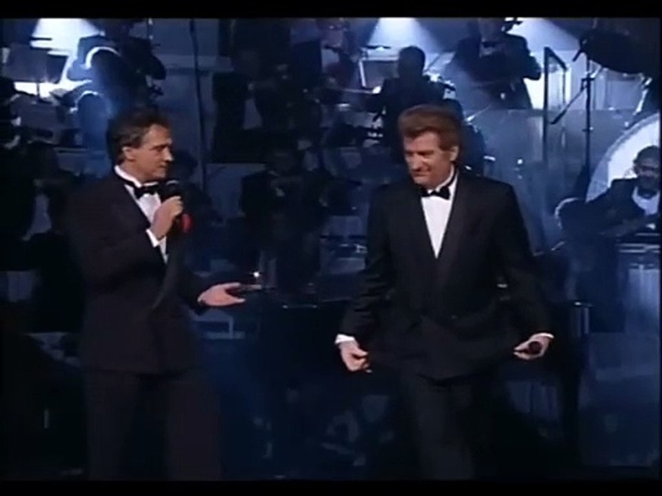 Eddy Mitchell et Michel Sardou chantent "Sur la route de Memphis "
