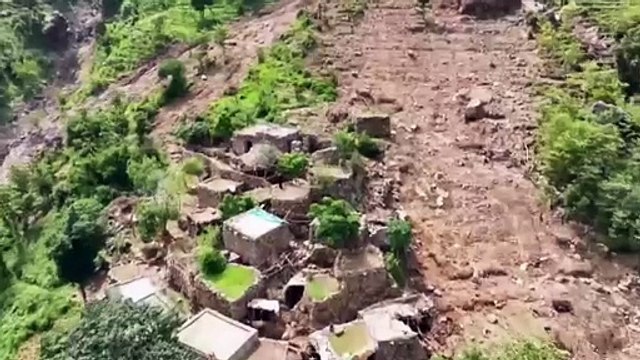 سيول عارمة وأمطار غير مسبوقة تفاقم بؤس اليمنيين