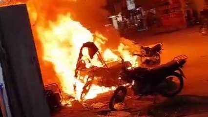 Huge fire in Shah Faisal Colony