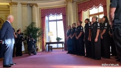 Re Carlo riceve le Black Ferns che inneggiano un canto maori