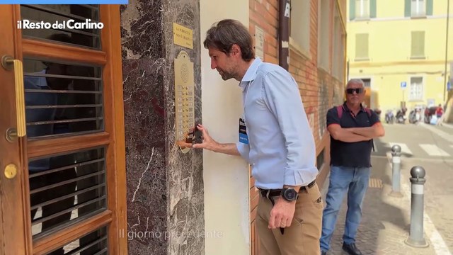 Truffe, il video dei poliziotti che diventano attori