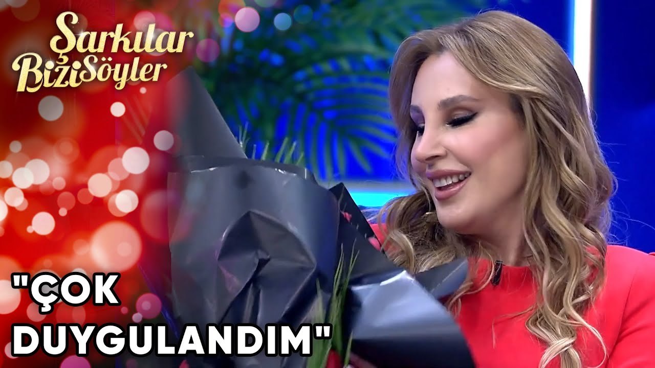 Şarkılar Bizi Söyler Ekibinden Funda Arar'a Gül Hediyesi | Şarkılar Bizi Söyler 66. Bölüm