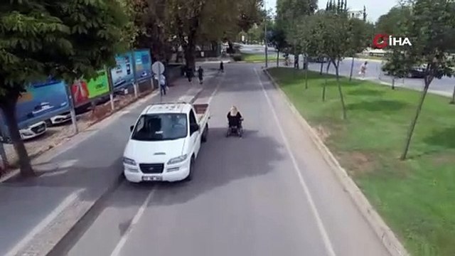 Yalova'da engellilerin tekerlekli sandalyeyle tehlikeli yolculuğu isyan ettirdi