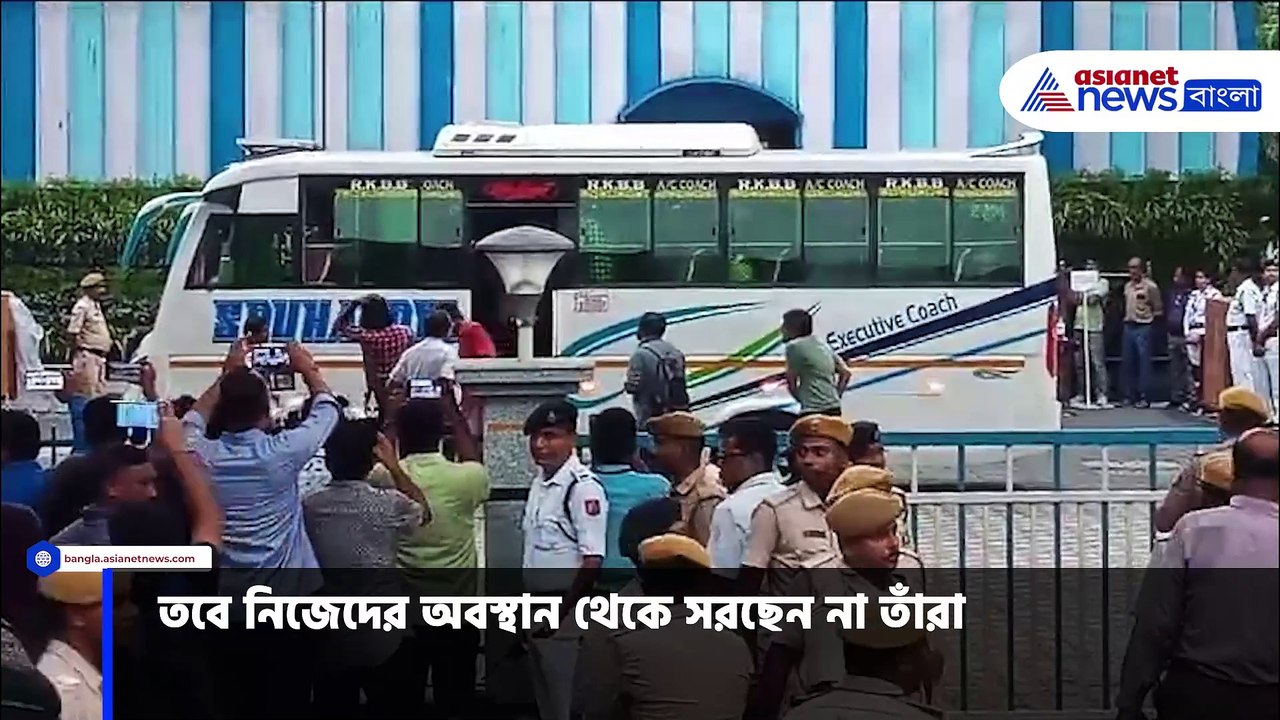 অবশেষে ৩০ জনকে নিয়েই নবান্নে বৈঠকে এল ডাক্তাররা...