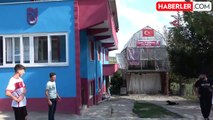 Fanatik baba, oğlu için kapalı halı saha yaptı