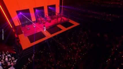 Anitta y Tiago PZK interpretan "Alegria" en los VMAs 2024