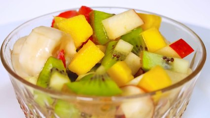 Rotating-bowl-with-fruit-on-a-white-background-10424-hd-ready