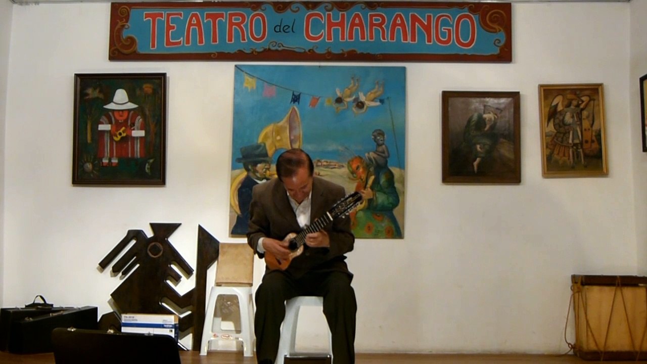 BOLIVIA - 2014 Charango Cavour Instrumentos