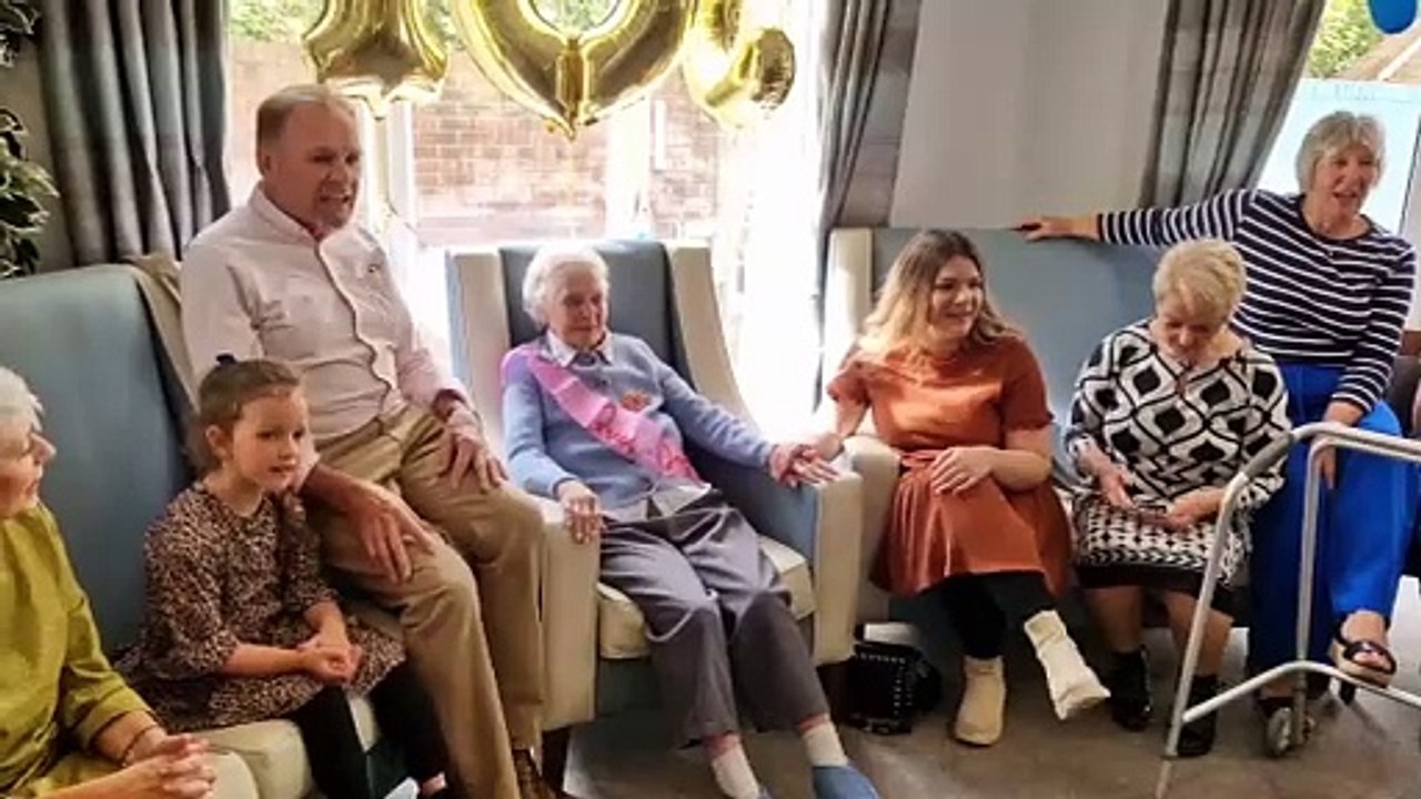 Avice Hammond 105 years old-