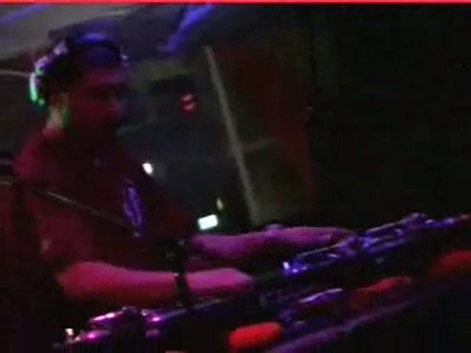 Rolando@ Movement DEMF 2004 (PART # 5)