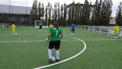 Un entraînement de l'équipe du FC Nantes Cécifoot sur leur terrain adapté