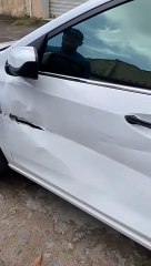 Veículo de DJ deixa diversos carros arranhados em Arapiraca