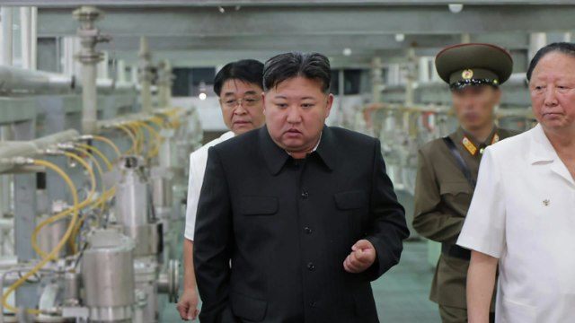 [속보]북한, 우라늄 농축시설 첫 공개...김정은 보기만 해도 힘이 난다 / YTN